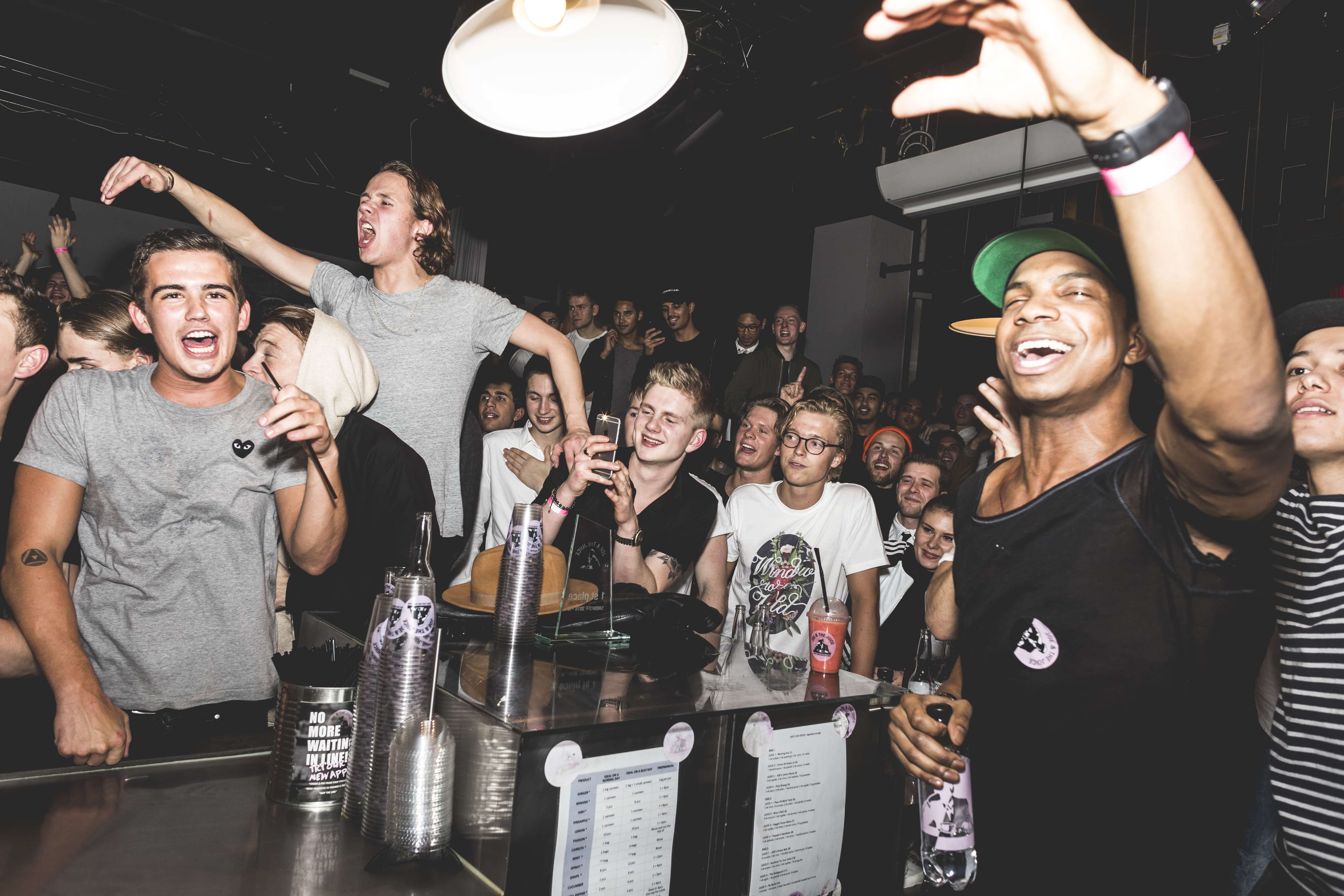 JOE & THE JUICE Photos Showoff